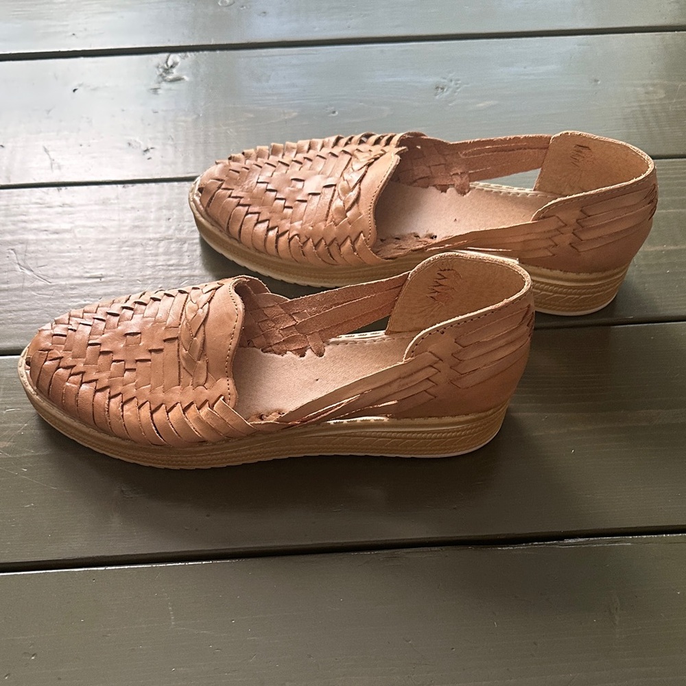 Braided Leather Huaraches Espadrilles Flats in Tan - Picture 3 of 10